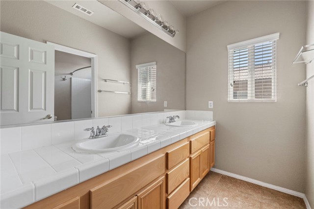 Detail Gallery Image 18 of 29 For 4100 Waterville Ct, Palmdale,  CA 93551 - 6 Beds | 3 Baths