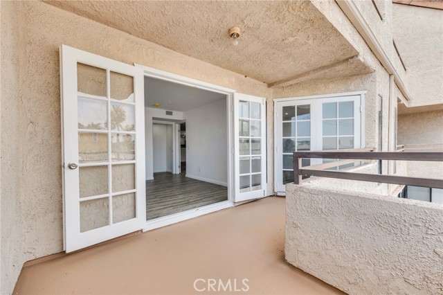 1815 Butler Avenue, Los Angeles CA: https://media.crmls.org/medias/7415ced7-5330-4f9d-a279-a5efe5b78232.jpg