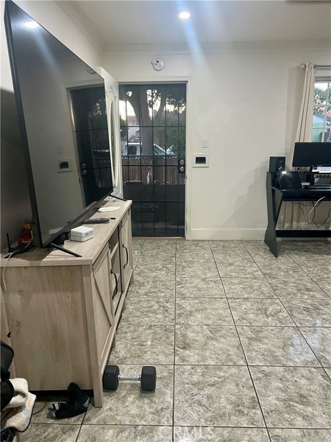 Detail Gallery Image 6 of 18 For 6808 Benson, Huntington Park,  CA 90255 - 2 Beds | 1 Baths