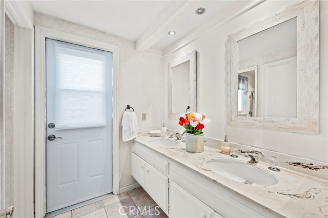 22443 Robin Oaks, Diamond Bar CA: https://media.crmls.org/medias/74163924-c46a-4f69-8db6-cd5d0b0653c0.jpg