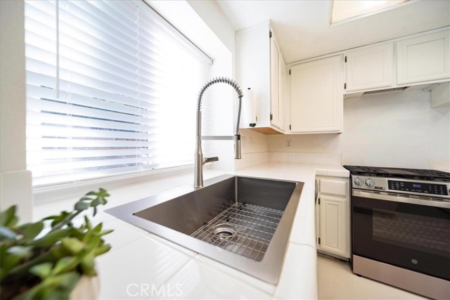 Detail Gallery Image 17 of 41 For 27552 via Real, Menifee,  CA 92585 - 4 Beds | 3 Baths