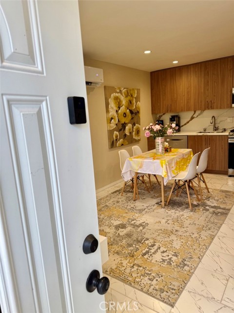 Detail Gallery Image 3 of 12 For 20627 Tuba, Chatsworth,  CA 91311 - 1 Beds | 1 Baths