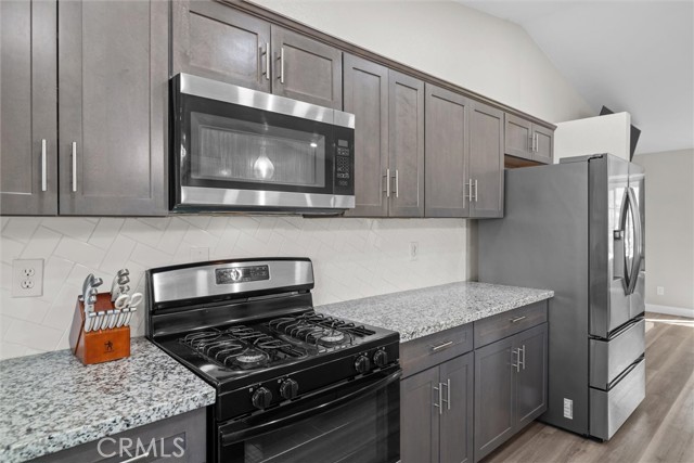 Detail Gallery Image 15 of 40 For 19018 Tule Way, Lake Elsinore,  CA 92530 - 3 Beds | 2 Baths