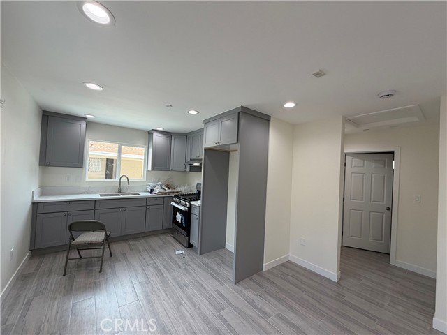 Detail Gallery Image 5 of 11 For 321 Elm, Alhambra,  CA 91801 - 2 Beds | 2 Baths