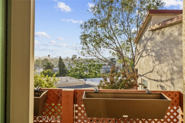 Detail Gallery Image 22 of 36 For 1523 E Windsor Rd 209a,  Glendale,  CA 91205 - 2 Beds | 1/1 Baths