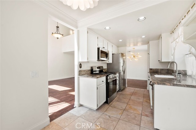 Detail Gallery Image 8 of 23 For 12542 San Bruno, San Diego,  CA 92130 - 3 Beds | 3 Baths