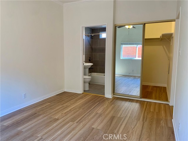 Detail Gallery Image 11 of 15 For 217 S Eucalyptus Ave, Inglewood,  CA 90301 - 2 Beds | 2 Baths