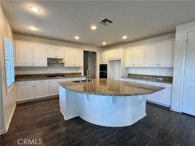 Detail Gallery Image 3 of 19 For 7243 Candra Dr, Corona,  CA 92880 - 5 Beds | 3/1 Baths