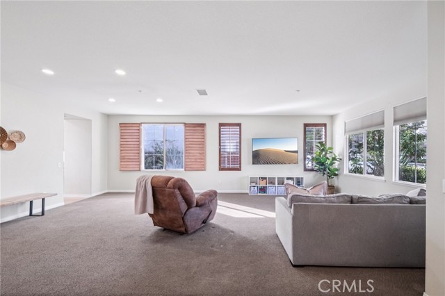 Detail Gallery Image 6 of 75 For 29301 Henderson Ln, Highland,  CA 92346 - 4 Beds | 2/1 Baths