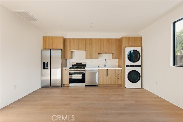 Detail Gallery Image 11 of 28 For 17852 Saticoy St, Reseda,  CA 91335 - 4 Beds | 3/1 Baths