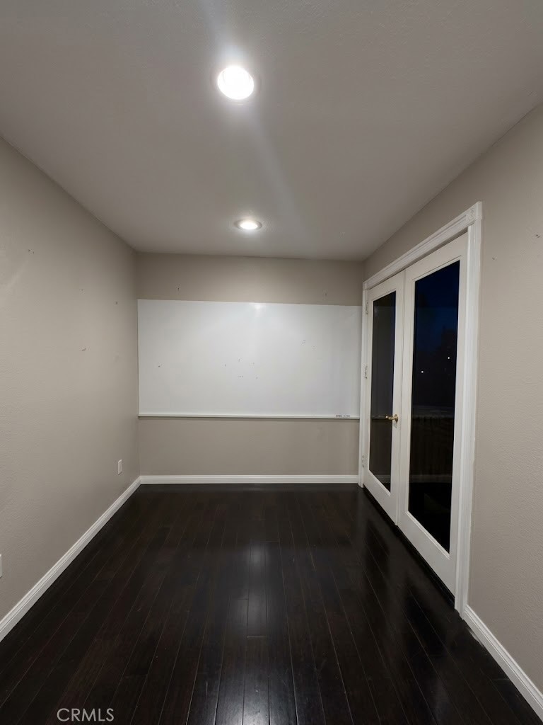 https://media.crmls.org/medias/741c32cf-1d17-469b-a992-ac68e2c3cf37.jpg?preset=X-Large