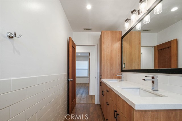 6615 Farralone Avenue, Woodland Hills CA: https://media.crmls.org/medias/741db0ca-0803-4973-8477-20e7cf81a6bc.jpg