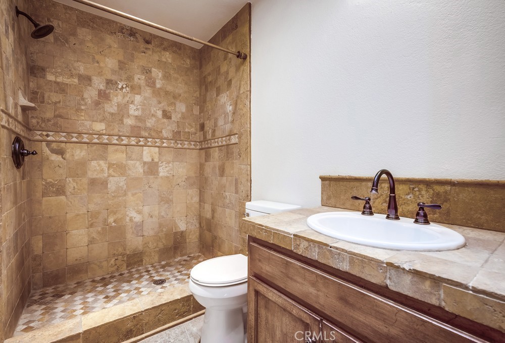 https://media.crmls.org/medias/741f6d34-78be-4353-a259-53fa1823e2dc.jpg?preset=X-Large