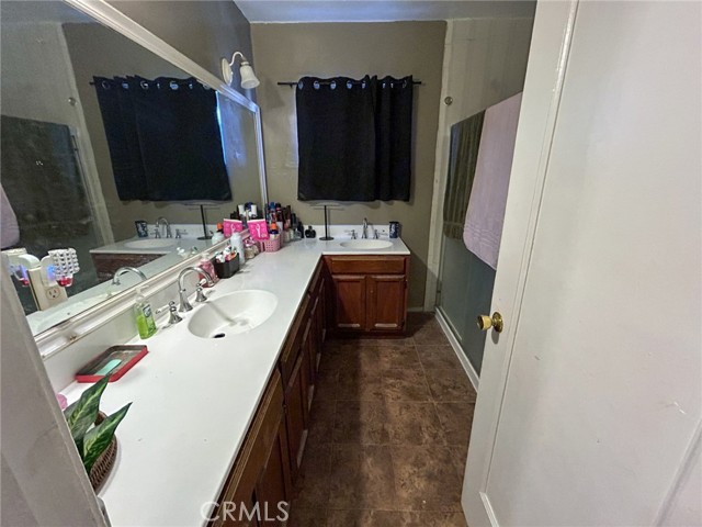 Detail Gallery Image 11 of 15 For 3816 Liberty Bld, South Gate,  CA 90280 - 3 Beds | 2 Baths