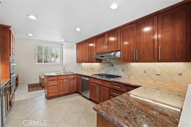 Detail Gallery Image 23 of 64 For 666 Brookline Pl, Fullerton,  CA 92835 - 3 Beds | 3 Baths