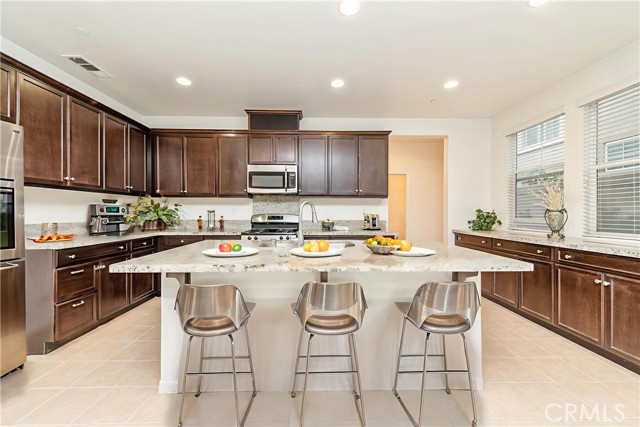 Detail Gallery Image 8 of 71 For 14665 Marquette, Chino,  CA 91710 - 4 Beds | 3/1 Baths