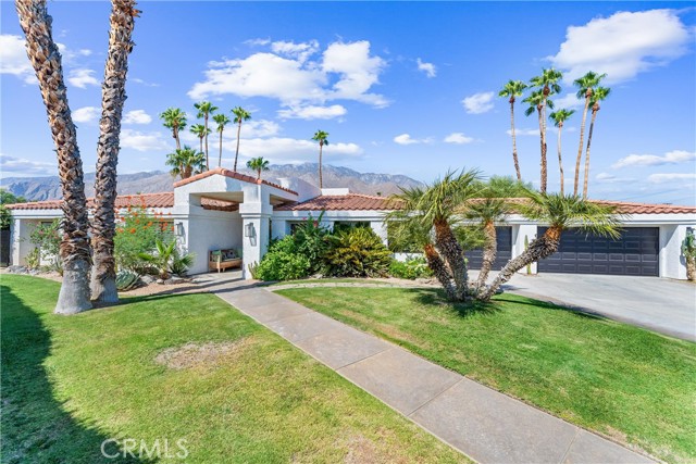 1045 E Deepak Road, Palm Springs CA: https://media.crmls.org/medias/74228518-4eea-4d06-85ba-ace0cc653701.jpg