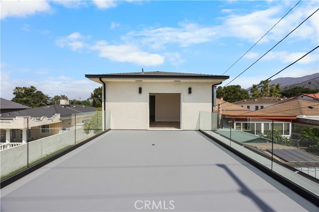 828 E Olive Avenue, Burbank CA: https://media.crmls.org/medias/7422b3ab-5863-4f79-ad1e-bacad2685f1f.jpg