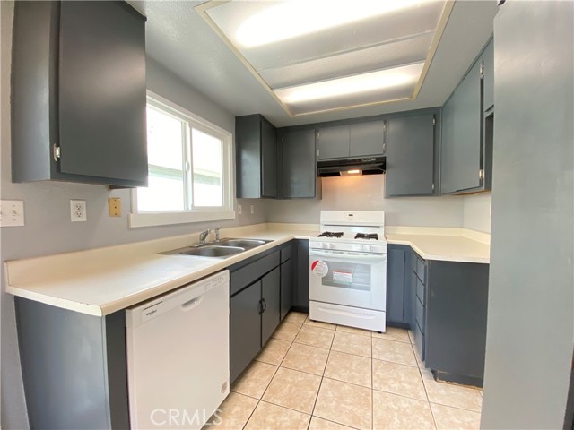 Detail Gallery Image 8 of 19 For 14515 Woodland Dr #15,  Fontana,  CA 92337 - 2 Beds | 1 Baths