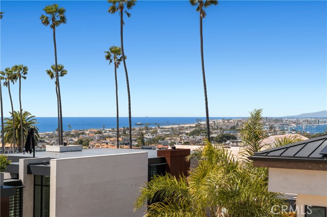 2820 Bayview Drive, Corona del Mar CA: https://media.crmls.org/medias/742378d0-054e-4b49-8ca8-8394dc3f9030.jpg