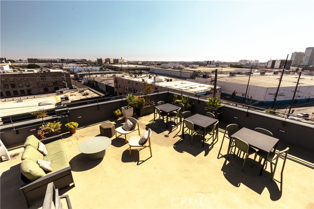 Detail Gallery Image 23 of 25 For 825 E 4th St #305,  Los Angeles,  CA 90013 - 2 Beds | 2 Baths