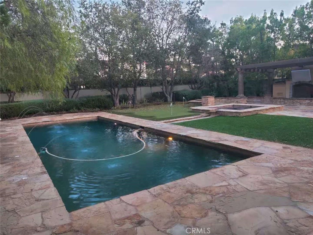 https://media.crmls.org/medias/74247845-0aba-4bf8-8af1-b61b507a31ae.jpg?preset=X-Large