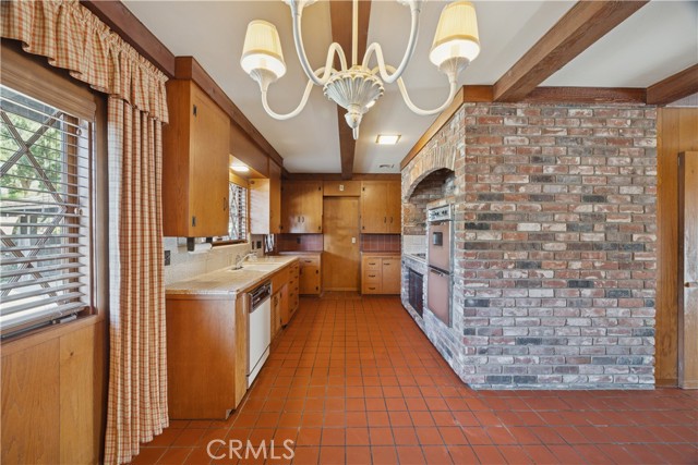 25 Buena Vista Avenue, San Luis Obispo CA: https://media.crmls.org/medias/7425285f-b94a-443b-a5e8-35580bb1cbd0.jpg