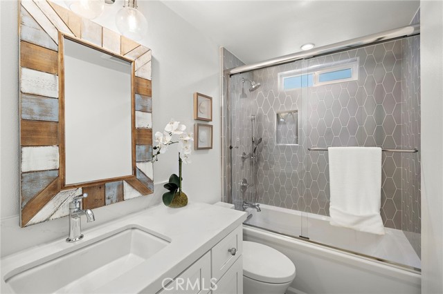 Detail Gallery Image 15 of 26 For 207 E Edgewater Ave #REAR,  Newport Beach,  CA 92661 - 2 Beds | 2 Baths