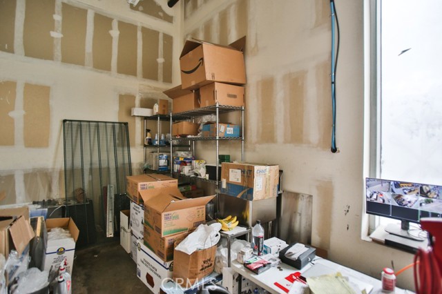 5537 W Sunset Boulevard, Los Angeles CA: https://media.crmls.org/medias/7426f927-a195-4e6f-82ca-0a09477bfdd5.jpg