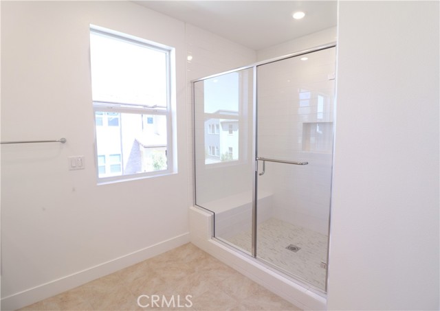 Detail Gallery Image 14 of 26 For 273 Shoveler, Irvine,  CA 92618 - 5 Beds | 4 Baths