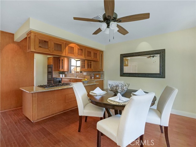 Breakfast Nook/Casual Dining next to Kitchen