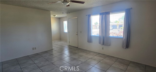 Detail Gallery Image 5 of 18 For 1871 Calle Pasito, Hemet,  CA 92545 - 2 Beds | 1 Baths