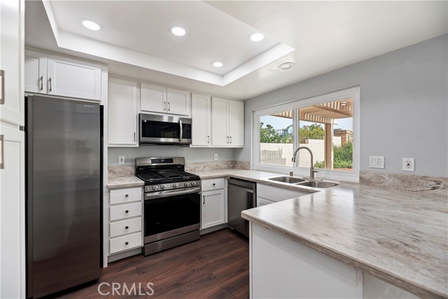 Detail Gallery Image 16 of 34 For 25075 Owens Lake, Lake Forest,  CA 92630 - 4 Beds | 3 Baths