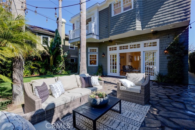 2905 Poinsettia Avenue, Manhattan Beach, California 90266, 5 Bedrooms Bedrooms, ,4 BathroomsBathrooms,Residential,Sold,Poinsettia,SB22039564