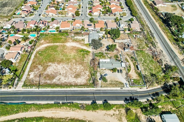 Detail Gallery Image 12 of 39 For 1165 W Olive St, Colton,  CA 92324 - 3 Beds | 2/1 Baths