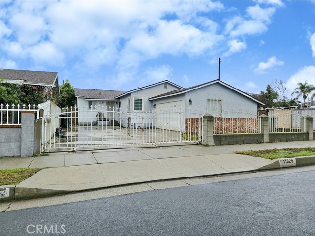 Listing Details for 11825 Menlo Avenue, Hawthorne, CA 90250