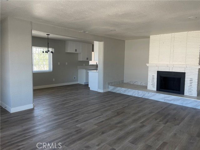 14877 Rodeo Drive, Victorville CA: https://media.crmls.org/medias/742904ef-dff4-4ae0-b3eb-8a01c453d6f2.jpg