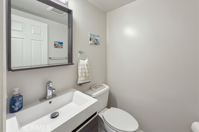 Detail Gallery Image 12 of 23 For 1156 San Rafael #2,  Glendale,  CA 91202 - 2 Beds | 2 Baths
