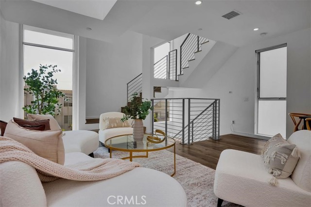6919 Knowlton Place, Los Angeles CA: https://media.crmls.org/medias/742a279d-15a4-4f18-b683-2219fe3fa213.jpg