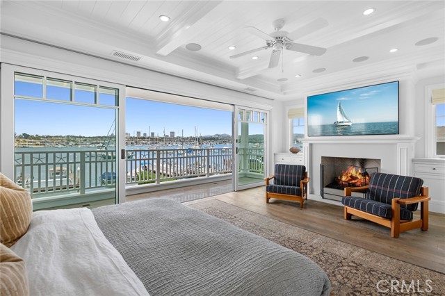 Detail Gallery Image 24 of 41 For 930 E Balboa Bld, Newport Beach,  CA 92661 - 3 Beds | 4/1 Baths