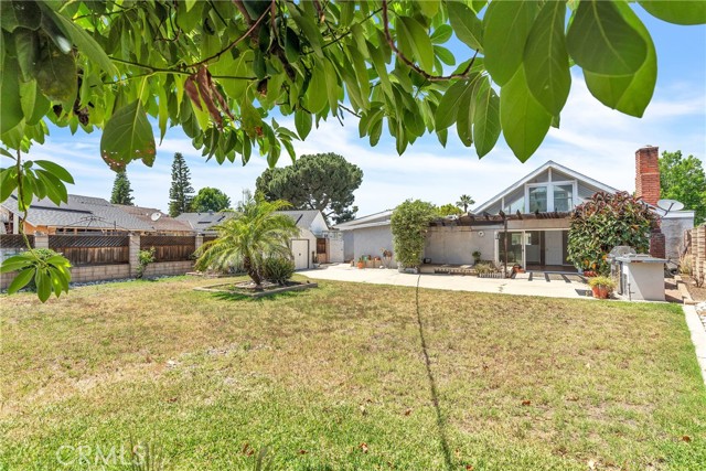 18414 East Benbow Street, Covina CA: https://media.crmls.org/medias/742ada44-ee3f-415a-b40d-d99e9c4d2cb7.jpg