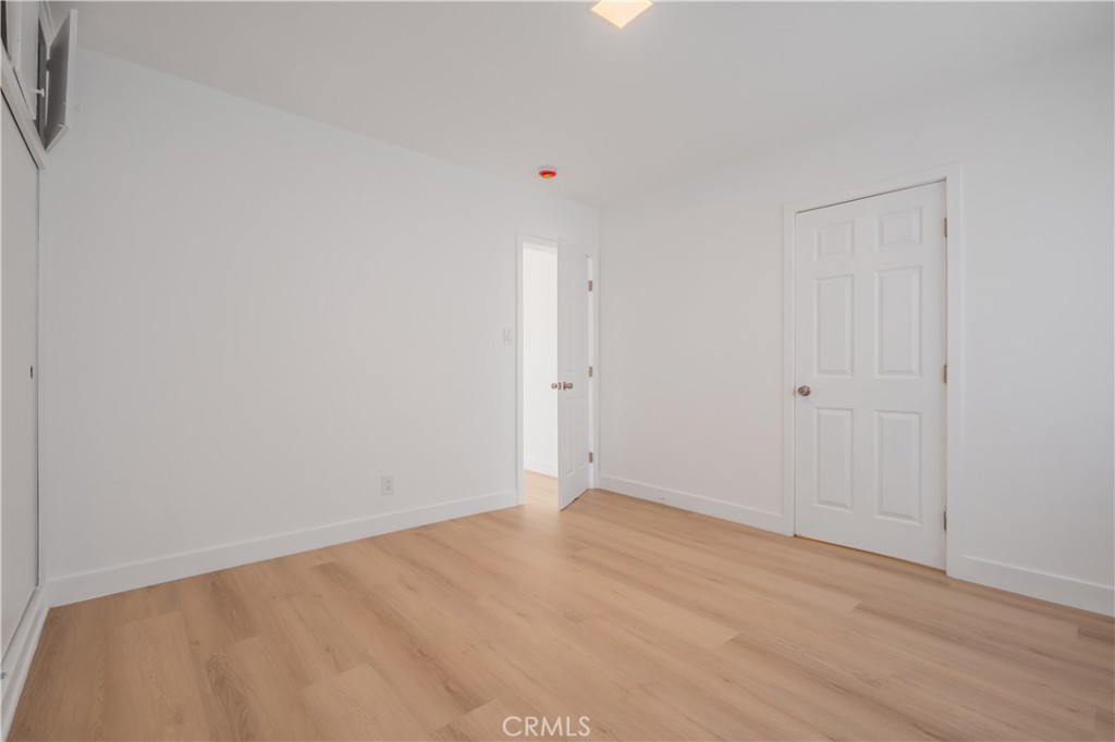 https://media.crmls.org/medias/742c94f2-c439-4e80-b45c-a81053690050.jpg?preset=X-Large