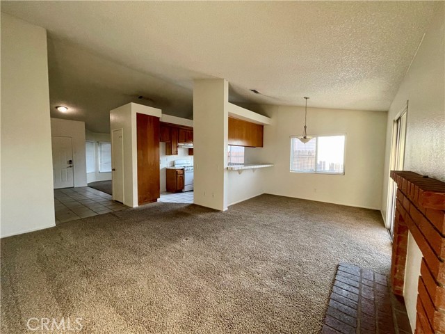 Detail Gallery Image 5 of 20 For 1625 Renee St, Lancaster,  CA 93535 - 3 Beds | 2 Baths