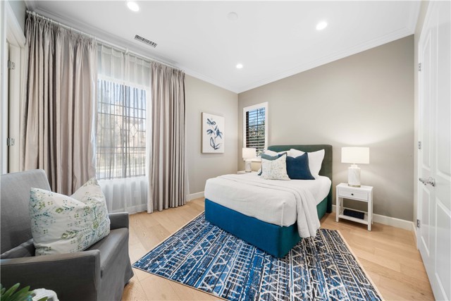 Detail Gallery Image 8 of 62 For 26 Lowland, Irvine,  CA 92602 - 5 Beds | 5/1 Baths