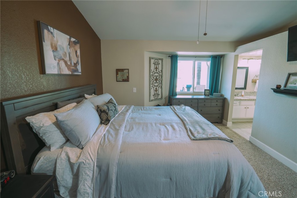https://media.crmls.org/medias/742e855d-5c16-4c28-8d58-563796cf7f4e.jpg?preset=X-Large