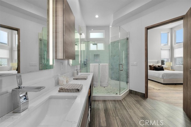 Detail Gallery Image 15 of 36 For 2713 Carnegie Ln #B,  Redondo Beach,  CA 90278 - 5 Beds | 4 Baths