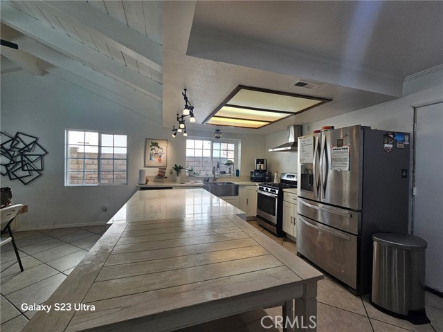 Detail Gallery Image 9 of 18 For 5406 N D, San Bernardino,  CA 92407 - 3 Beds | 3 Baths