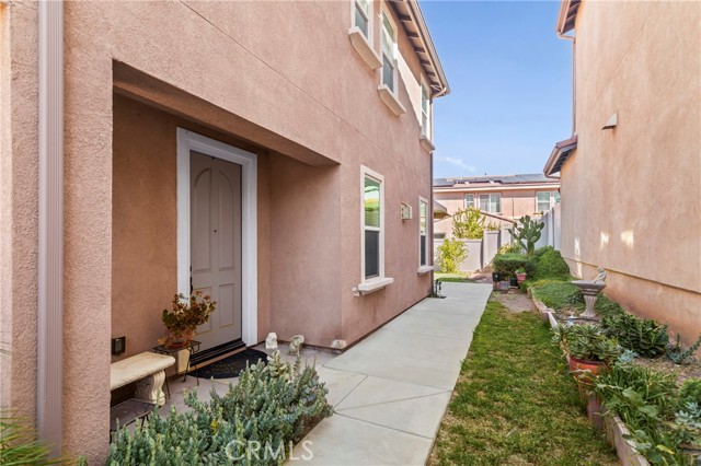 Detail Gallery Image 4 of 26 For 39562 Strada Pozzo, Lake Elsinore,  CA 92532 - 4 Beds | 3 Baths