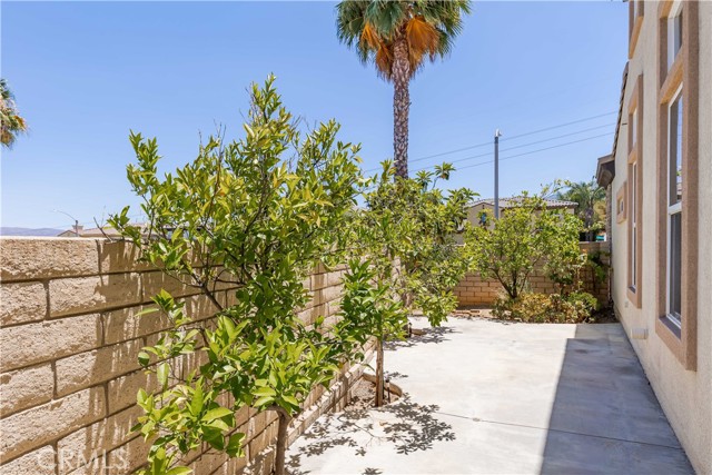 8656 Calle Canon Road, Corona CA: https://media.crmls.org/medias/742f5009-4daa-43bc-b175-18c0ce21792b.jpg