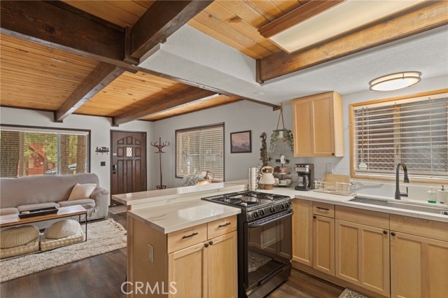 Detail Gallery Image 9 of 24 For 2060 7th Ln, Big Bear City,  CA 92314 - 2 Beds | 1/1 Baths